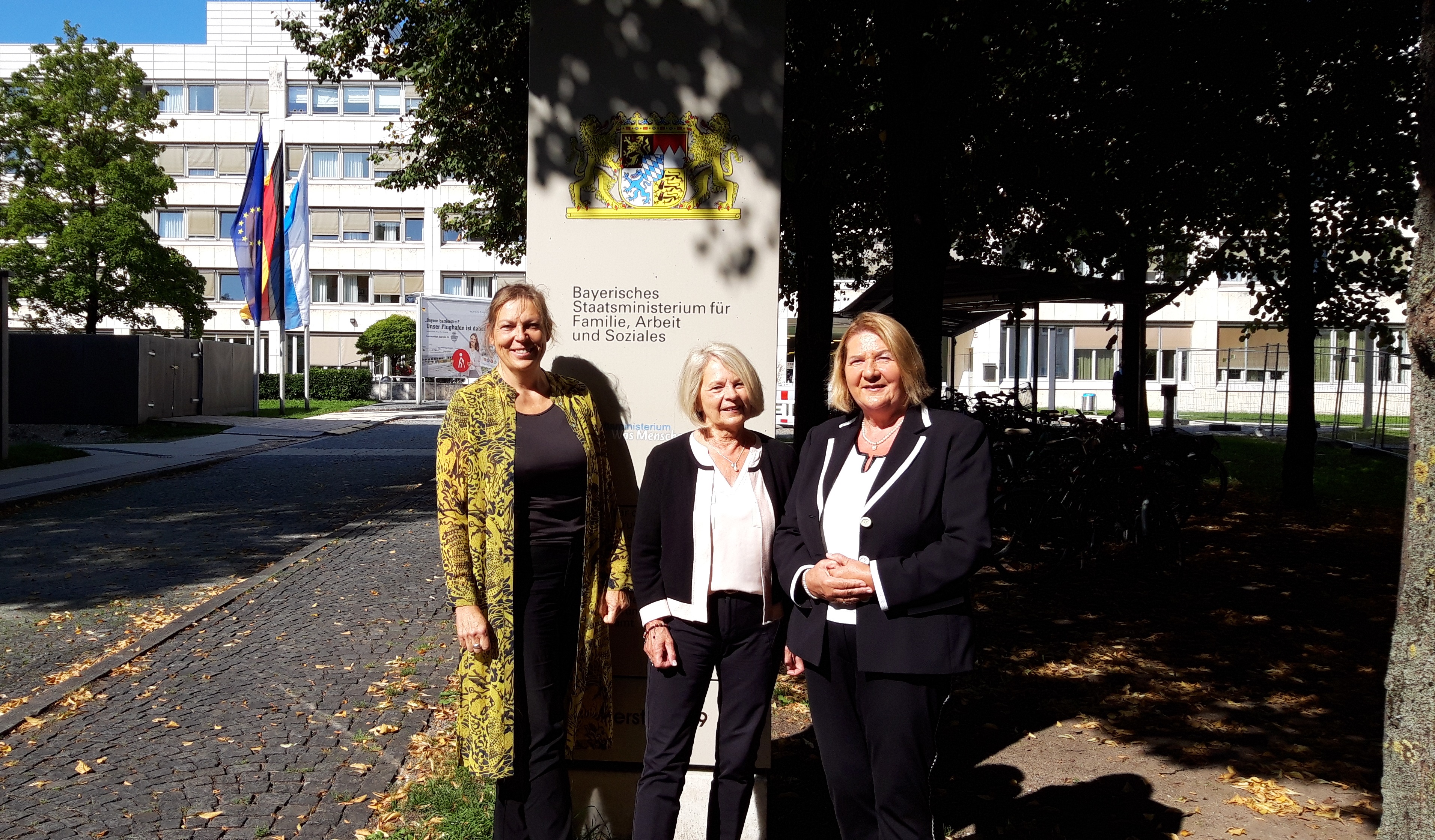 Gruppenfoto, von links nach recht: Elke Baumgärtner, Kloty Schmöller, Eva Gottstein
