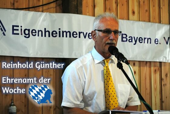 Reinhold Günther am Rednerpult Ehrenamt der Woche
