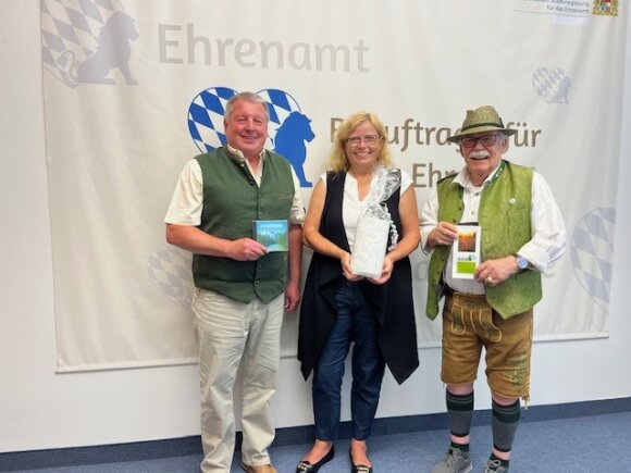 EAB Schmidt_AGNA 2024.jpg