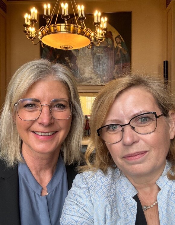 EAB Schmidt_Staatsministerin Ulrike Scharf 2024.jpg